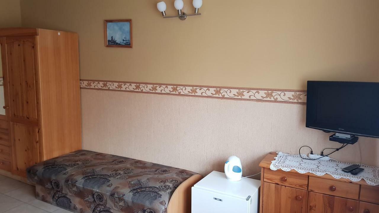 Pokoje Goscinne Asia Leba Exteriér fotografie