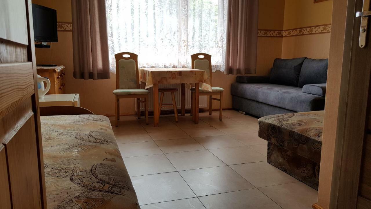 Pokoje Goscinne Asia Leba Exteriér fotografie