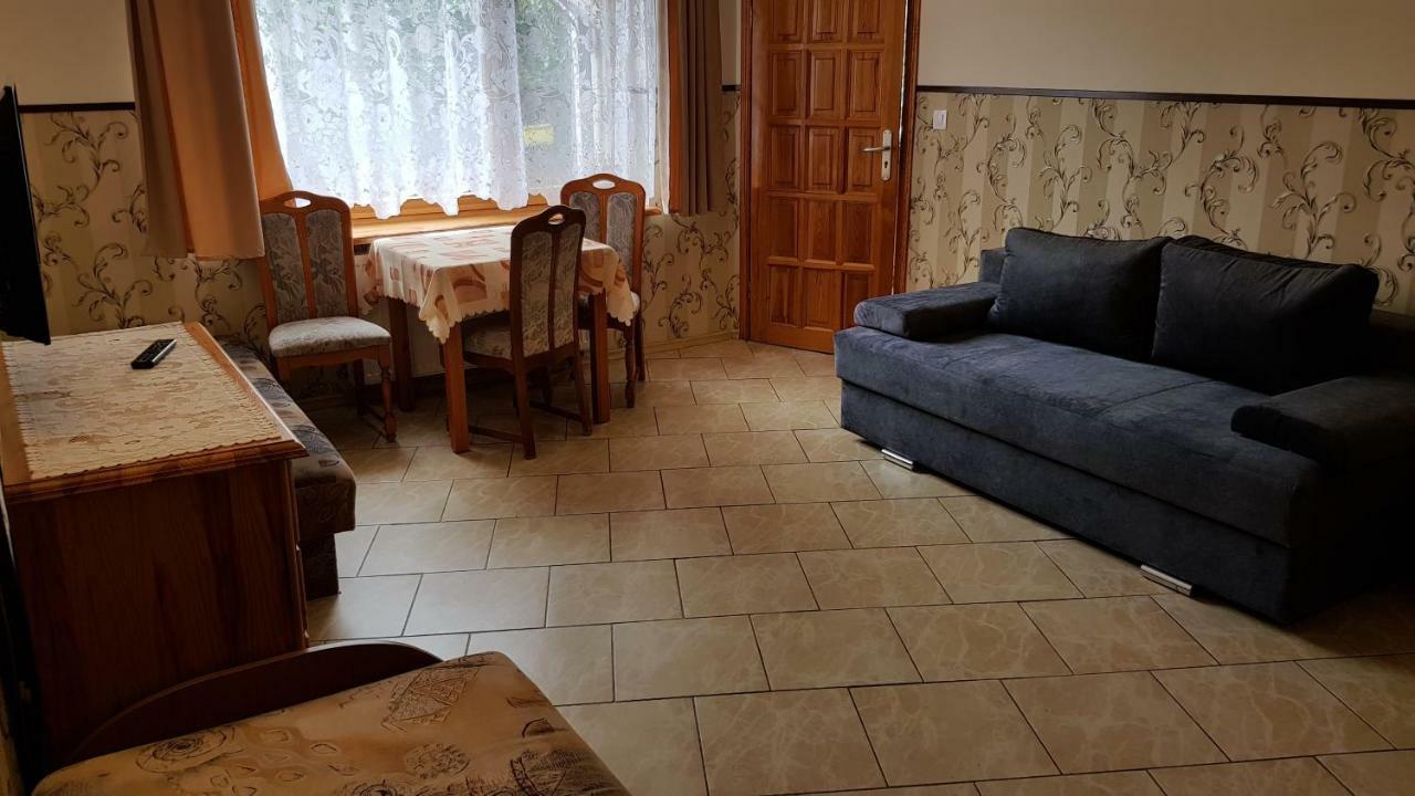 Pokoje Goscinne Asia Leba Exteriér fotografie